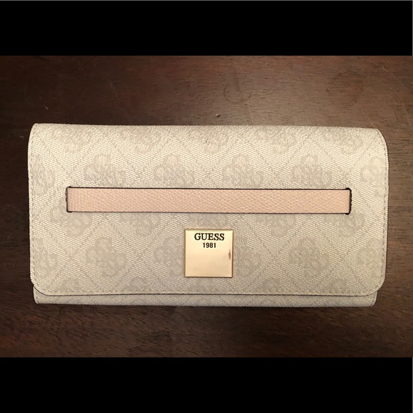 GUESS cool white and powder pink wallet - Picture 1 of 6